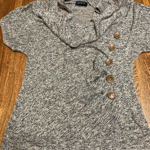 Eclipse top, size Medium, brown color, buttons